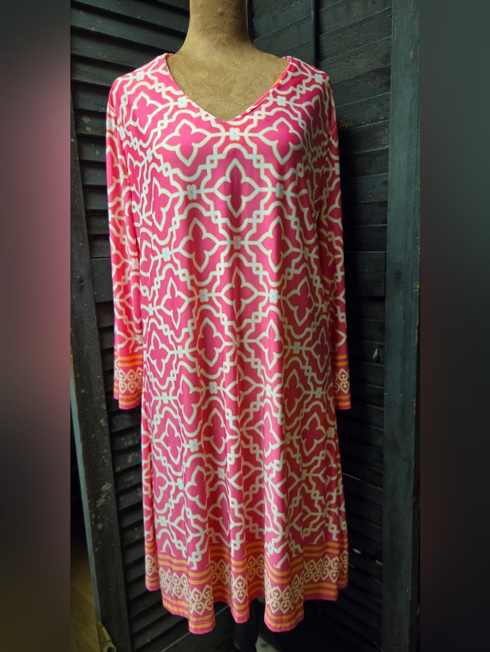 Charlie Paige Pink and Cream Geometric V-Neck Long Sleeve Dress
